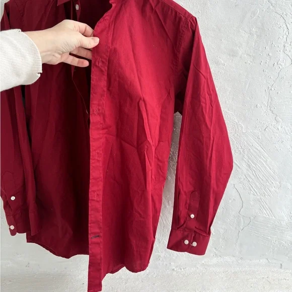 Tommy Hilfiger boys button-down long-sleeve dress shirt in red - Picture 5 of 6